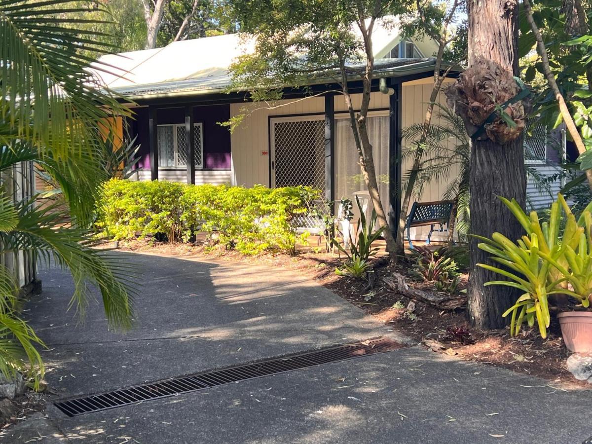 Colonial Village Resort Hervey Bay Exterior photo